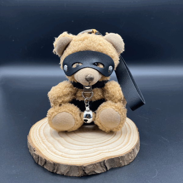 Kinky bear with collar